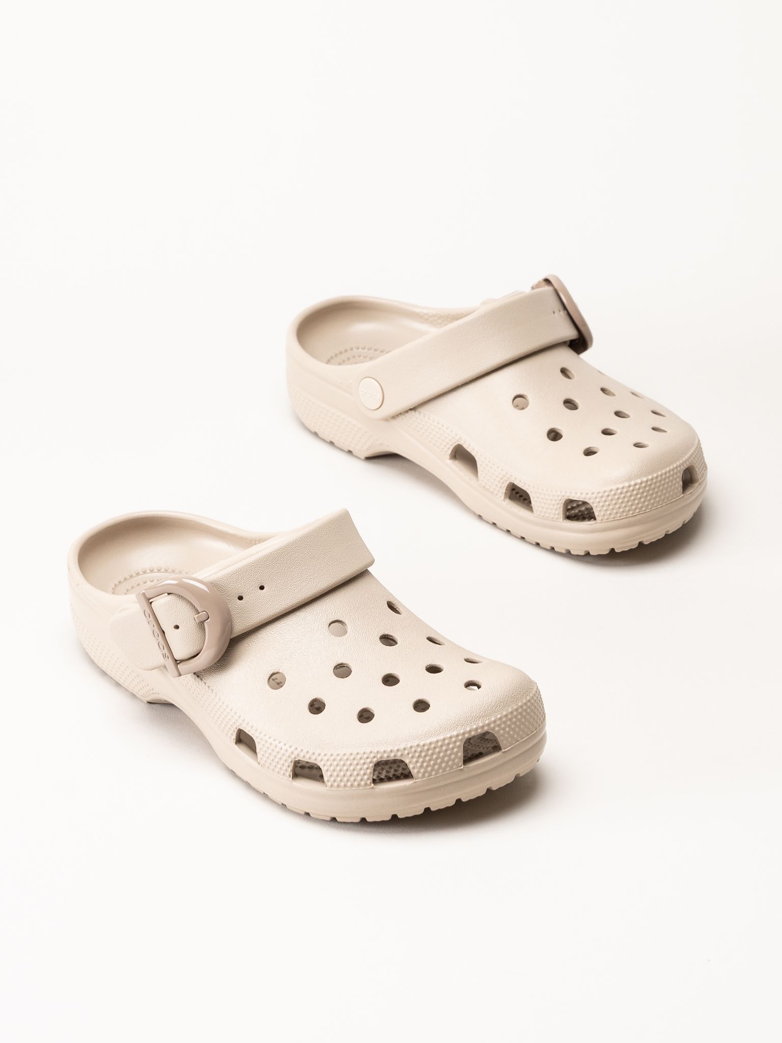 Crocs - Classic Buckle Clog - Beige slip in tofflor