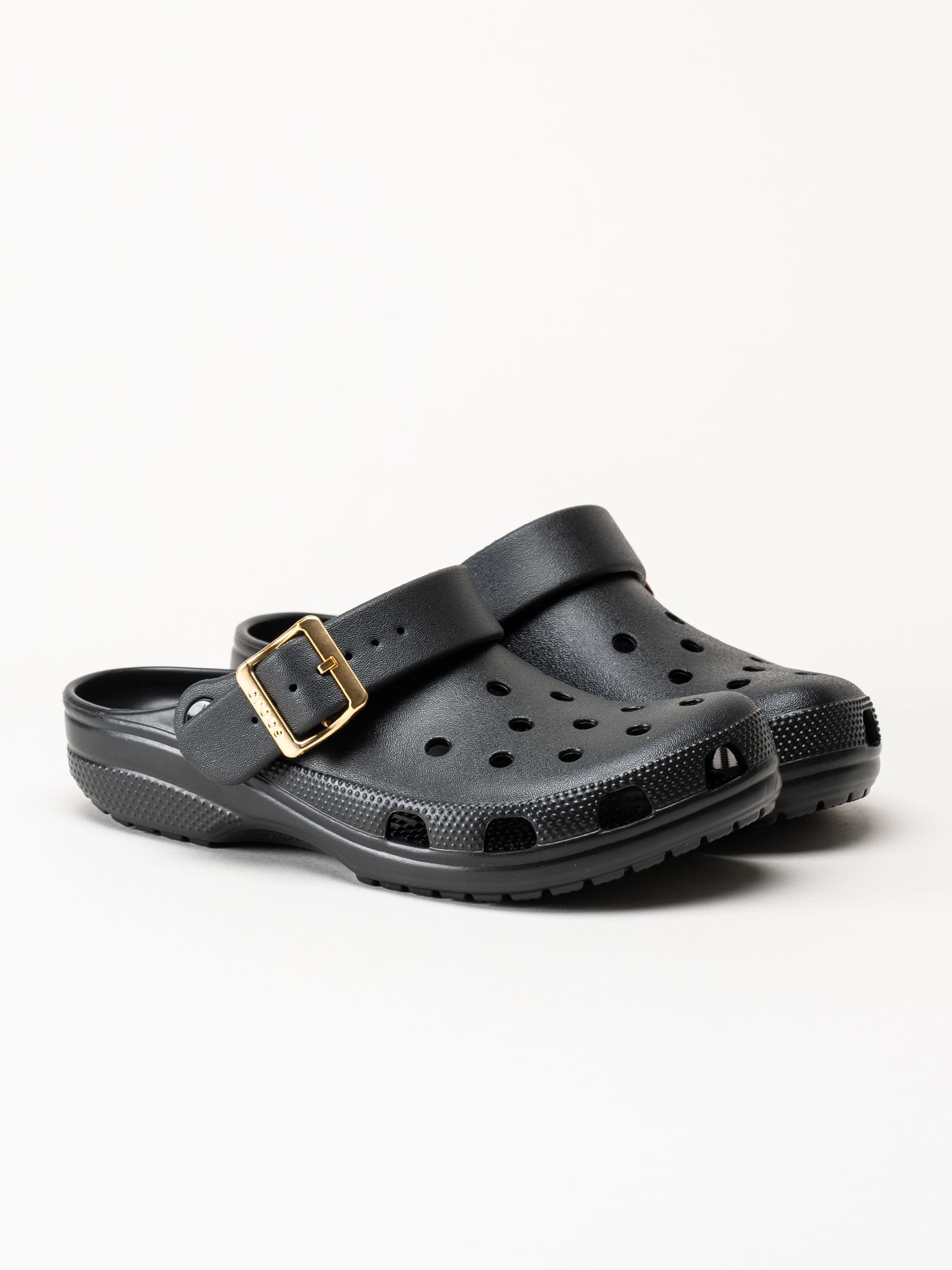 Crocs - Classic Metallic Clog - Svarta slip-in tofflor