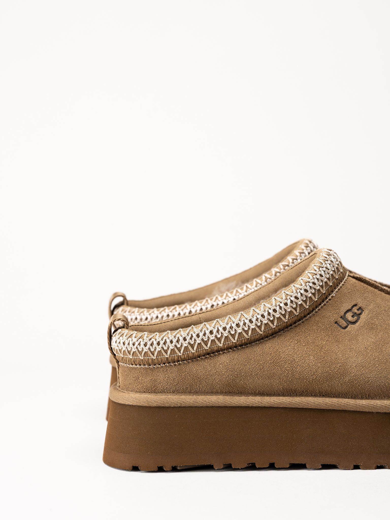 UGG - Tazz II - Ljusbruna fodrade tofflor