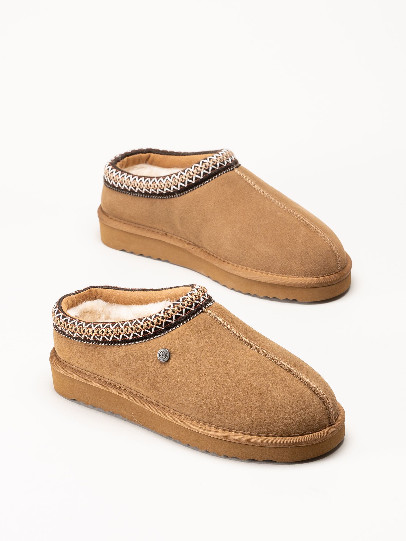 Toffelfärgade UGGs mockatofflor med mjukt foder och mönstrad kant