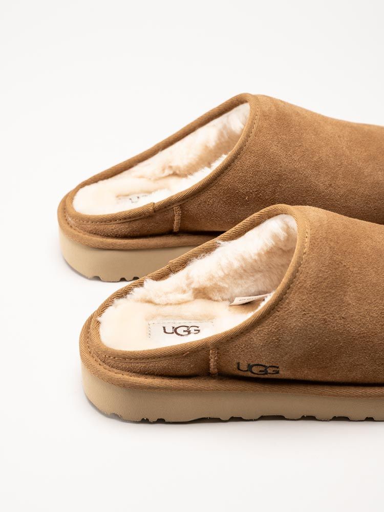 UGG - Classic - Bruna fårskinnstofflor