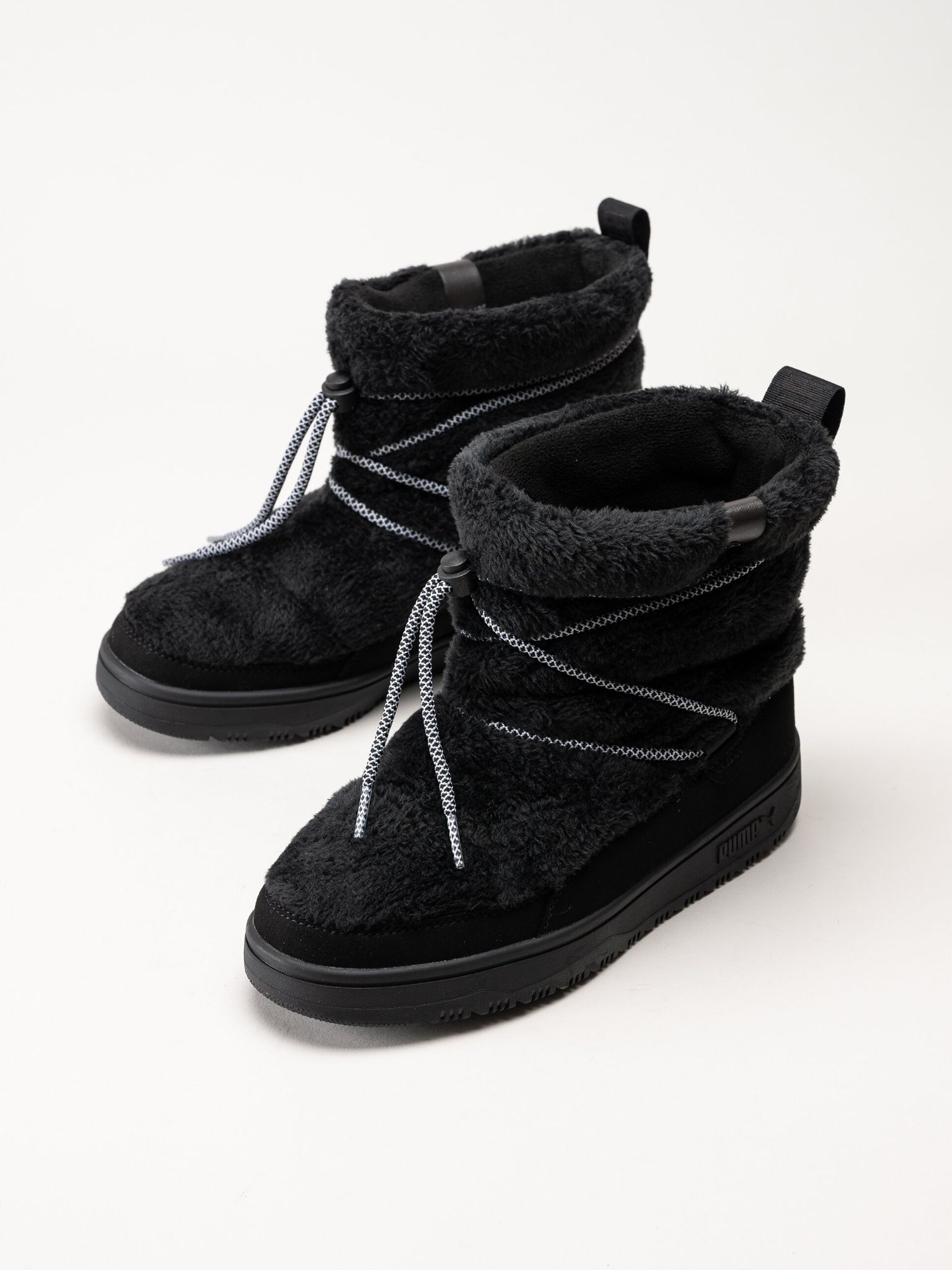 Puma - Snowbae Suede Wns - Svarta boots i fuskpäls