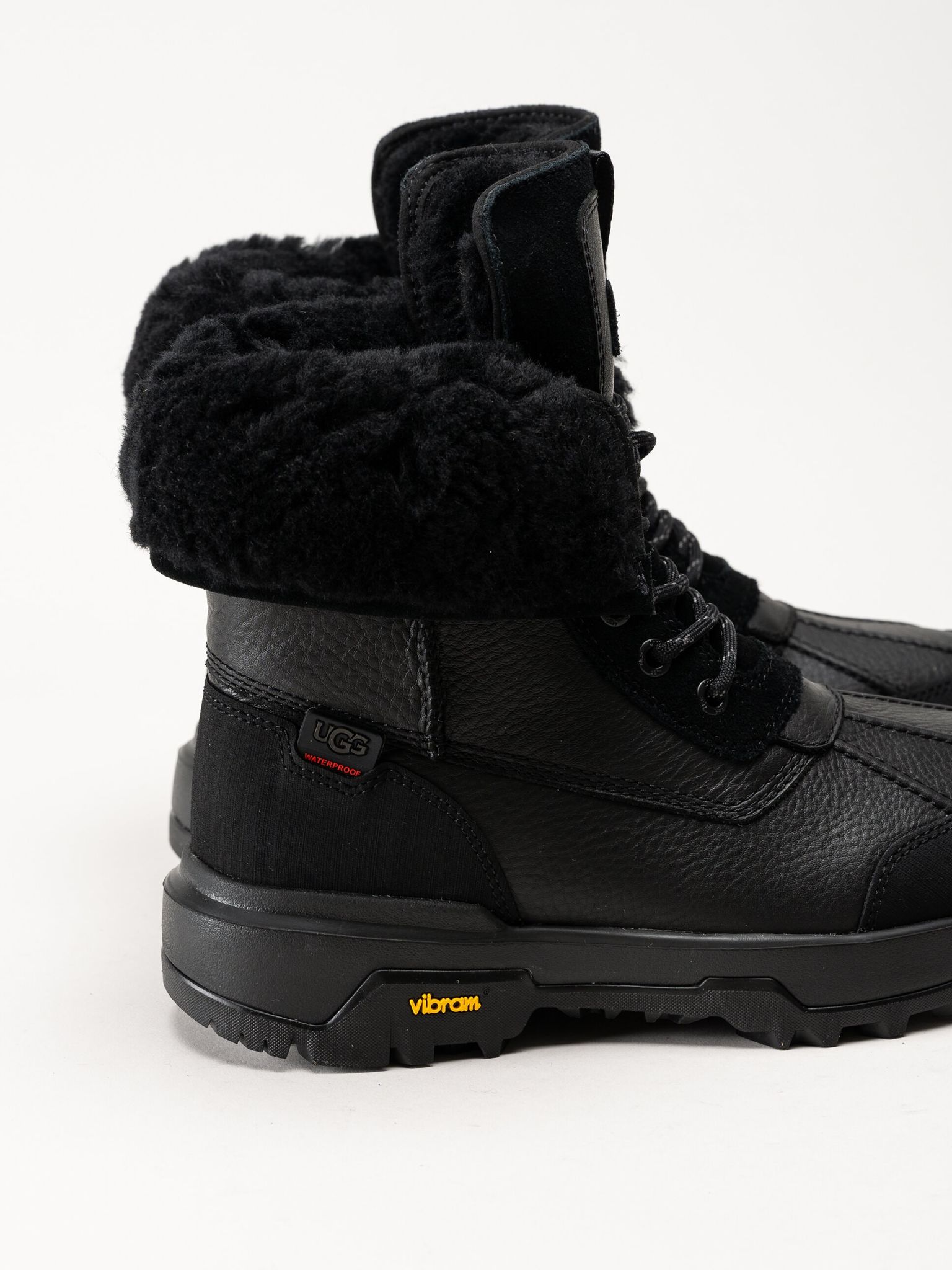 UGG - W Adirondack Boot XXV - Svarta ullfodrade vinterkängor