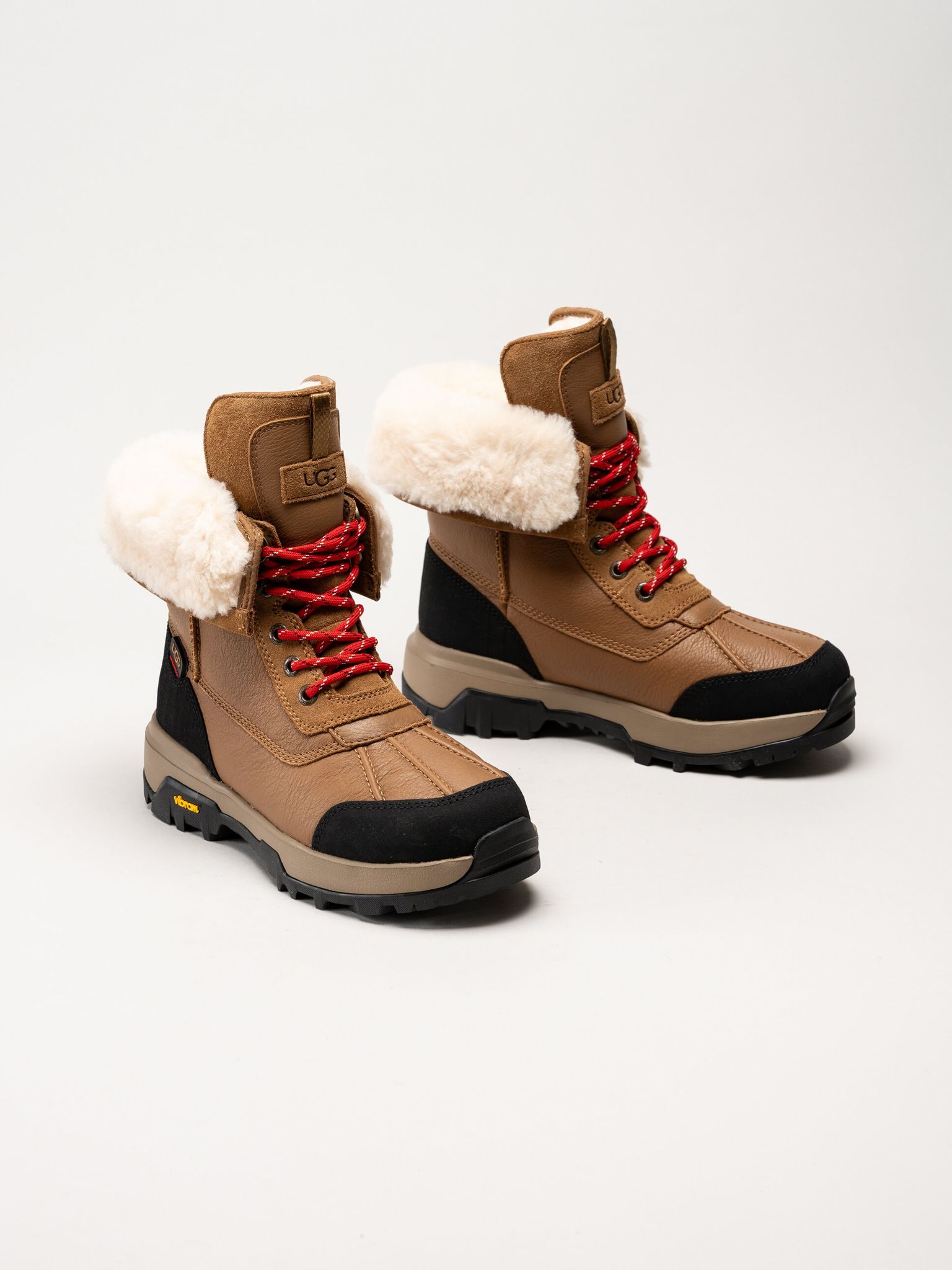 UGG - W Adirondack Boot XXV - Bruna ullfodrade vinterkängor