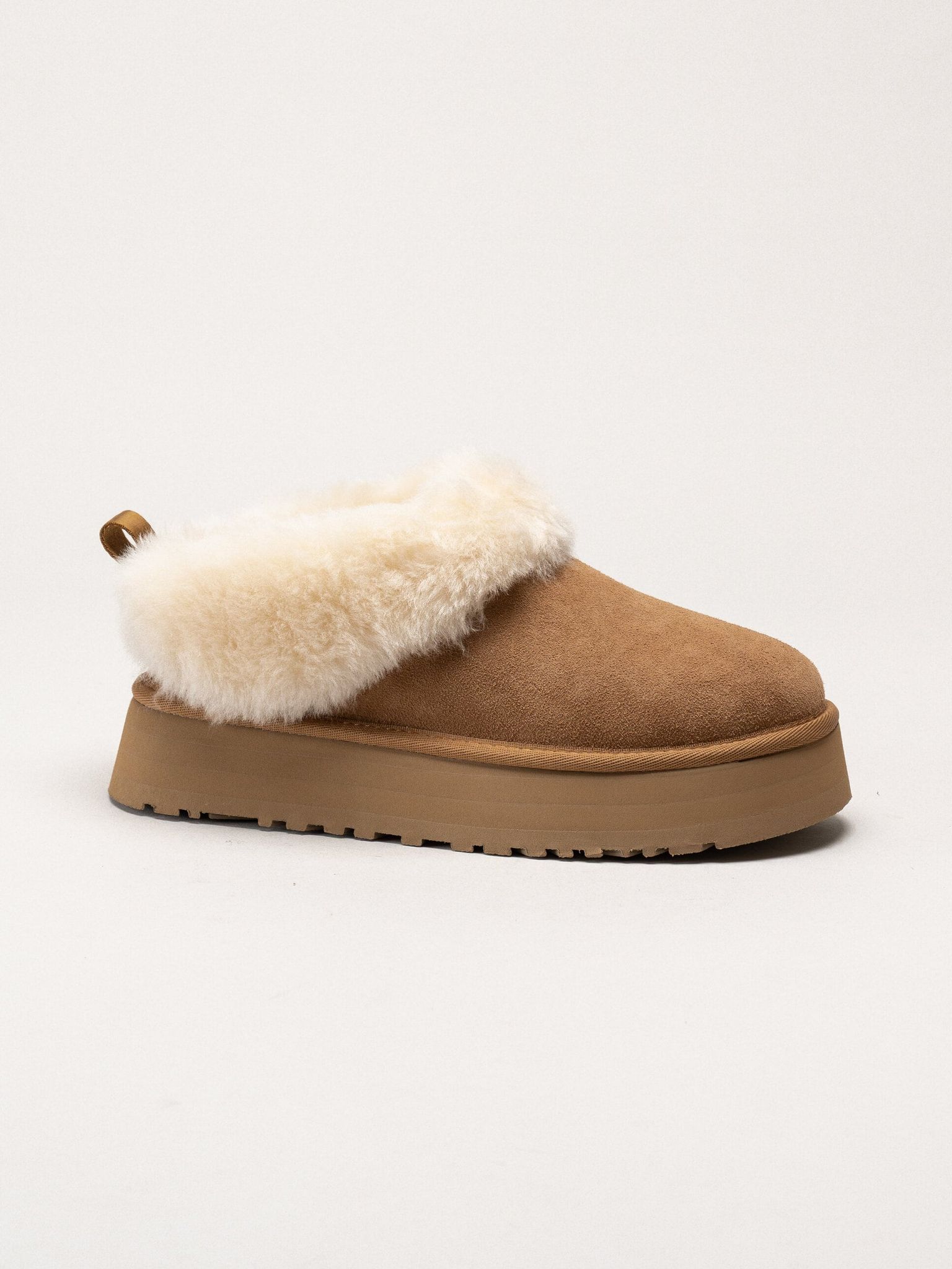 UGG - W Tazzelle - Bruna fårskinnsfodrade tofflor