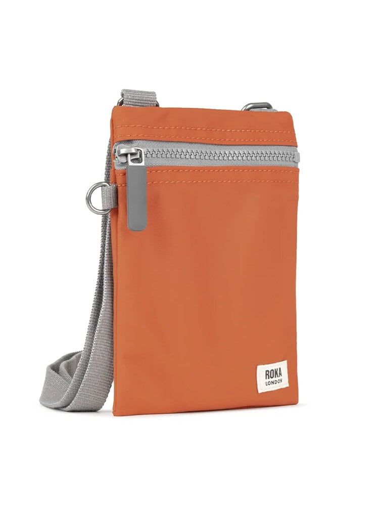 ROKA - Chelsea Recycled Canvas - Orange mobilväska i canvas