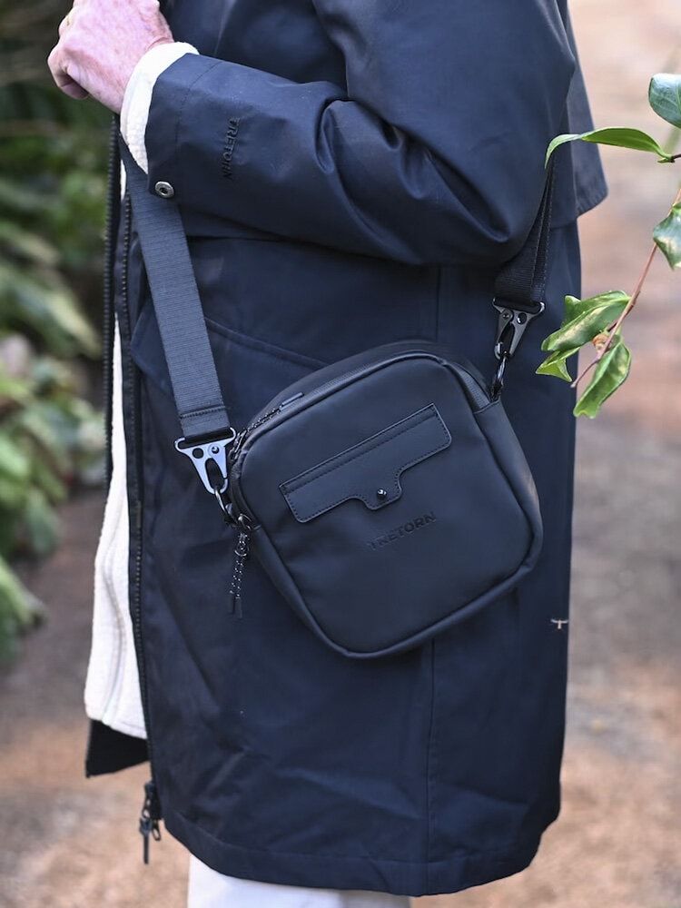 Tretorn - PU Crossbody Bag - Svart vattentålig crossbodyväska