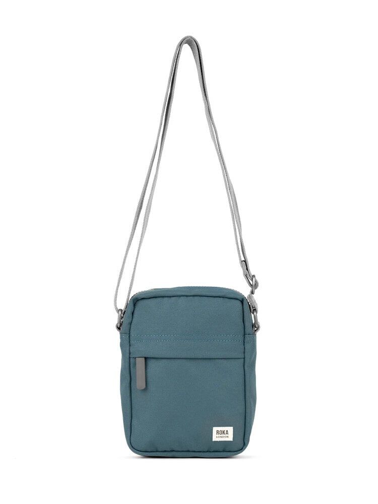 ROKA - Bond Recycled Canvas - Blå/Grön axelremsväska i återvunnen canvas