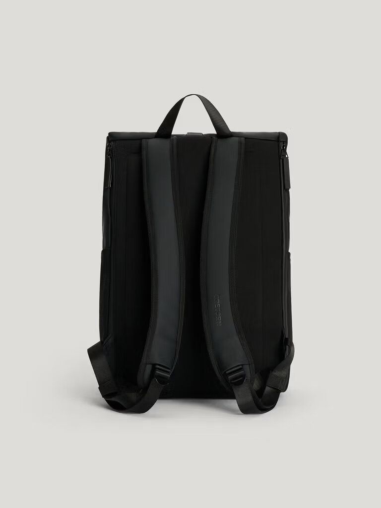 Tretorn - Wings Rolltop WP - Svart vattentålig ryggsäck i mjukt PU-material