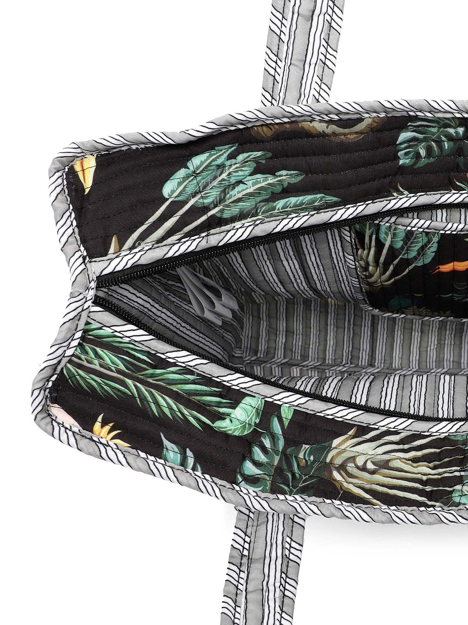 Tamaris Bags - Karolina Cityshopper L - Svart väska med vackert mönster