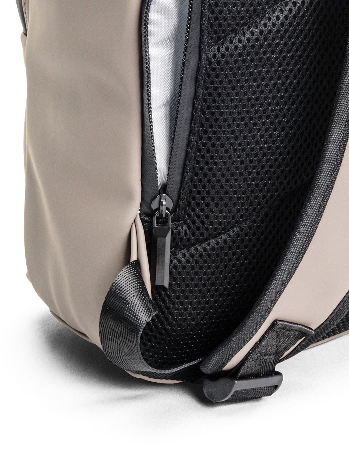 Escape - Bergen Escape - Beige ryggsäck i mjuk PU