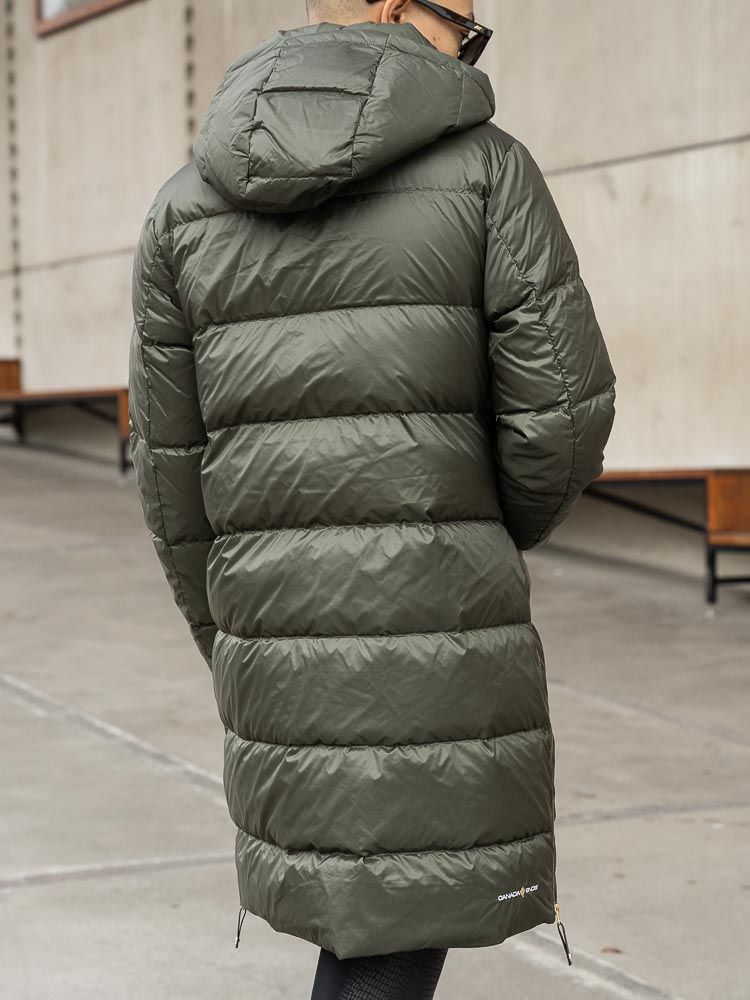 Canada Snow - Sheila Long - Grön lång lättviktsdunjacka