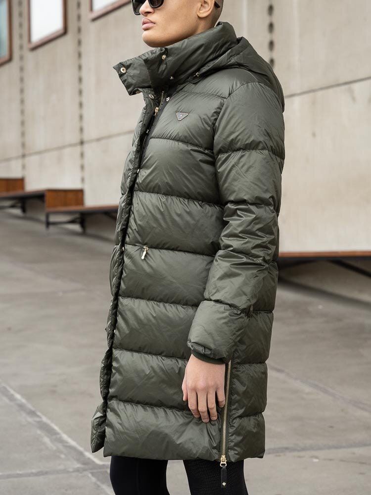 Canada Snow - Sheila Long - Grön lång lättviktsdunjacka