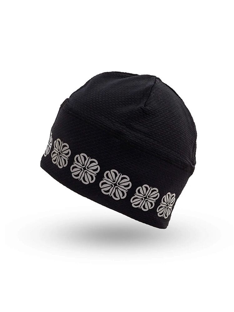 Smart in the Dark - Träningsmössa Fyrklöver - Svart träningsmössa i ullmix med reflex Fyrklöver