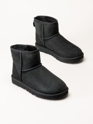 UGG - Classic Mini II - Svarta fodrade boots