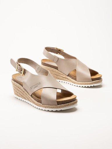 Sweeks - Selma Cross - Beige kilklackade sandaletter i skinn