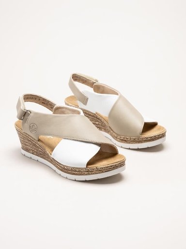 Rieker - Beige och vita kilklackade sandaletter