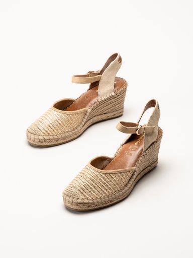 Tamaris - Guldiga espadrillos med kilklack