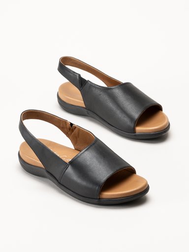 Andrea Conti - Svarta sandaler