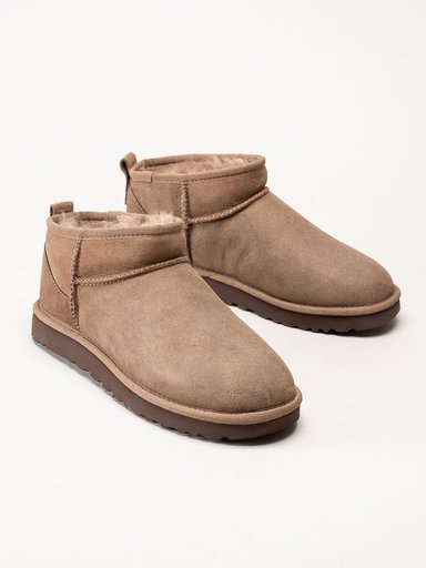 UGG - W Classic Ultra Mini - Bruna ullfodrade vinterboots i mocka