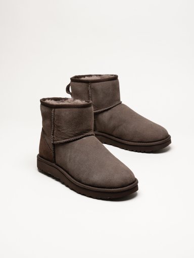UGG - W Classic Mini II - Mörkruna fårskinnsfodrade vinterboots