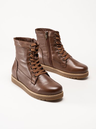 Charlotte of Sweden - Bruna kängor i skinn