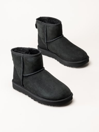 UGG - Classic Mini II - Svarta fodrade boots