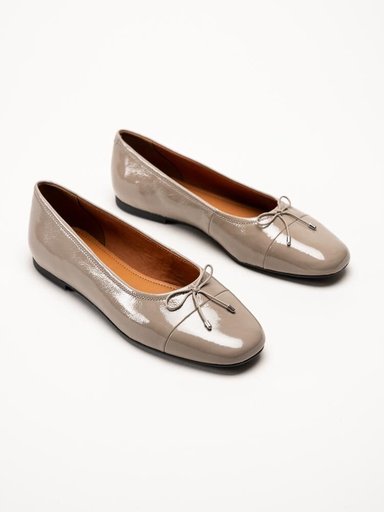 Vagabond - Jolin - Beiga ballerinaskor i lackskinn