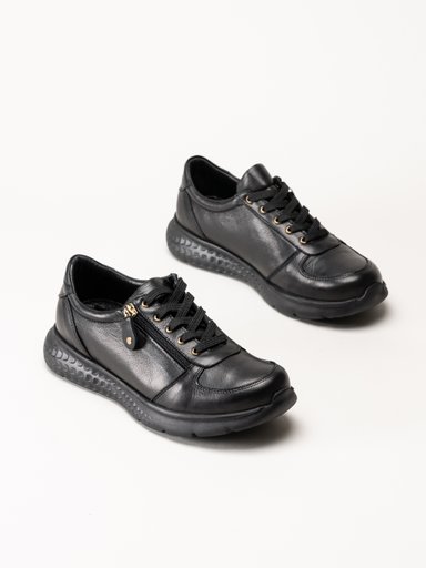 Charlotte of Sweden - Svarta sneakers