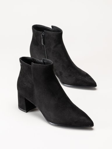 Svarta ankelboots i mocka med spetsiga tår och blockklackar