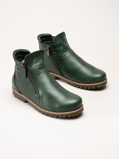 Charlotte of Sweden - Gröna boots
