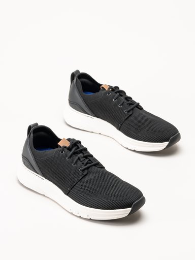 Clarks - Motion Trek MX - Svarta sneakers i stickad textil