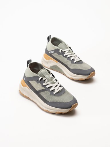 Viking Footwear - Her Momentum - Gröna sneakers med GoreTex