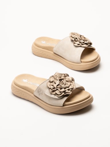 Rieker - Beige sandaler med rosett