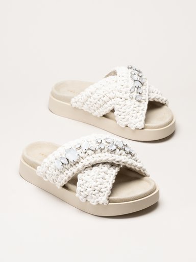 Inuikii - Woven Stones - Vita sandaler i virkad textil