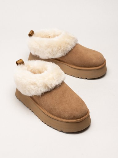 UGG - W Tazzelle - Bruna fårskinnsfodrade tofflor