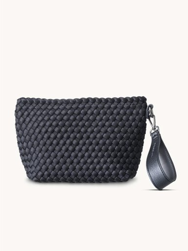 Ilse Jacobsen - Woven Clutch - Svart flätad clutch i mjukt neoprenmaterial