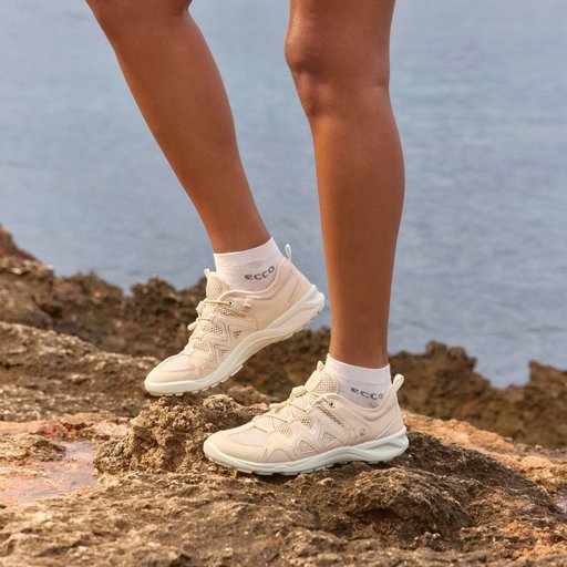 Lätta sneakers till sommaren