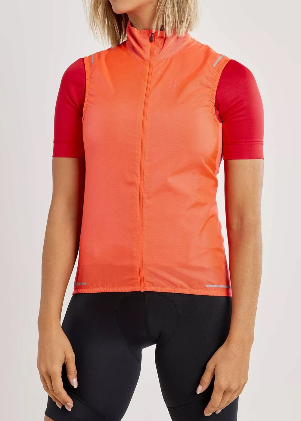 Essence Light Wind Vest W, Shock, M, Västar | Dam - Kläder - Jackor - Västar | Padelspecialisterna