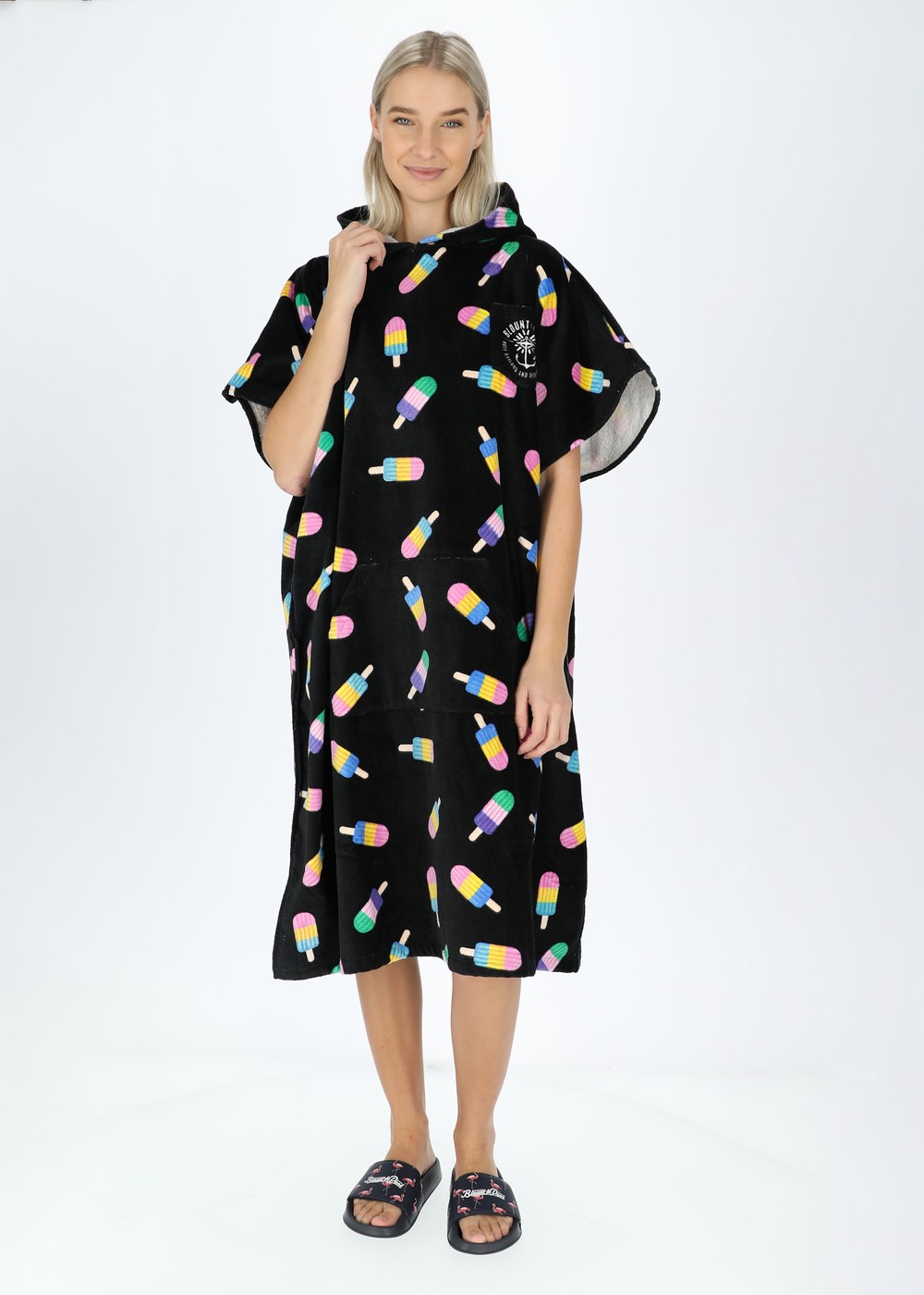 Tropical Beach Poncho, Black Ice Cream, Onesize, Handdukar | Sport & aktivitet - Sommar & Hav - Bad - Handdukar | Padelspecialisterna