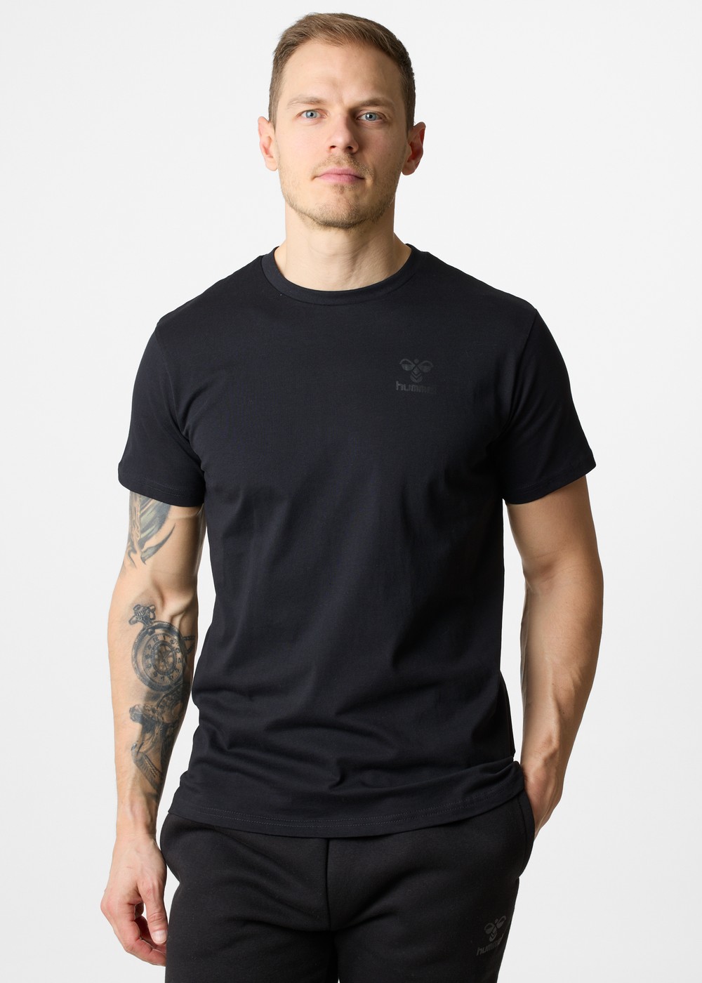 Hmlbee Classic T-Shirt S/S, Black, 2xl, T-Shirts | Herr - Kläder - T-shirts | Padelspecialisterna