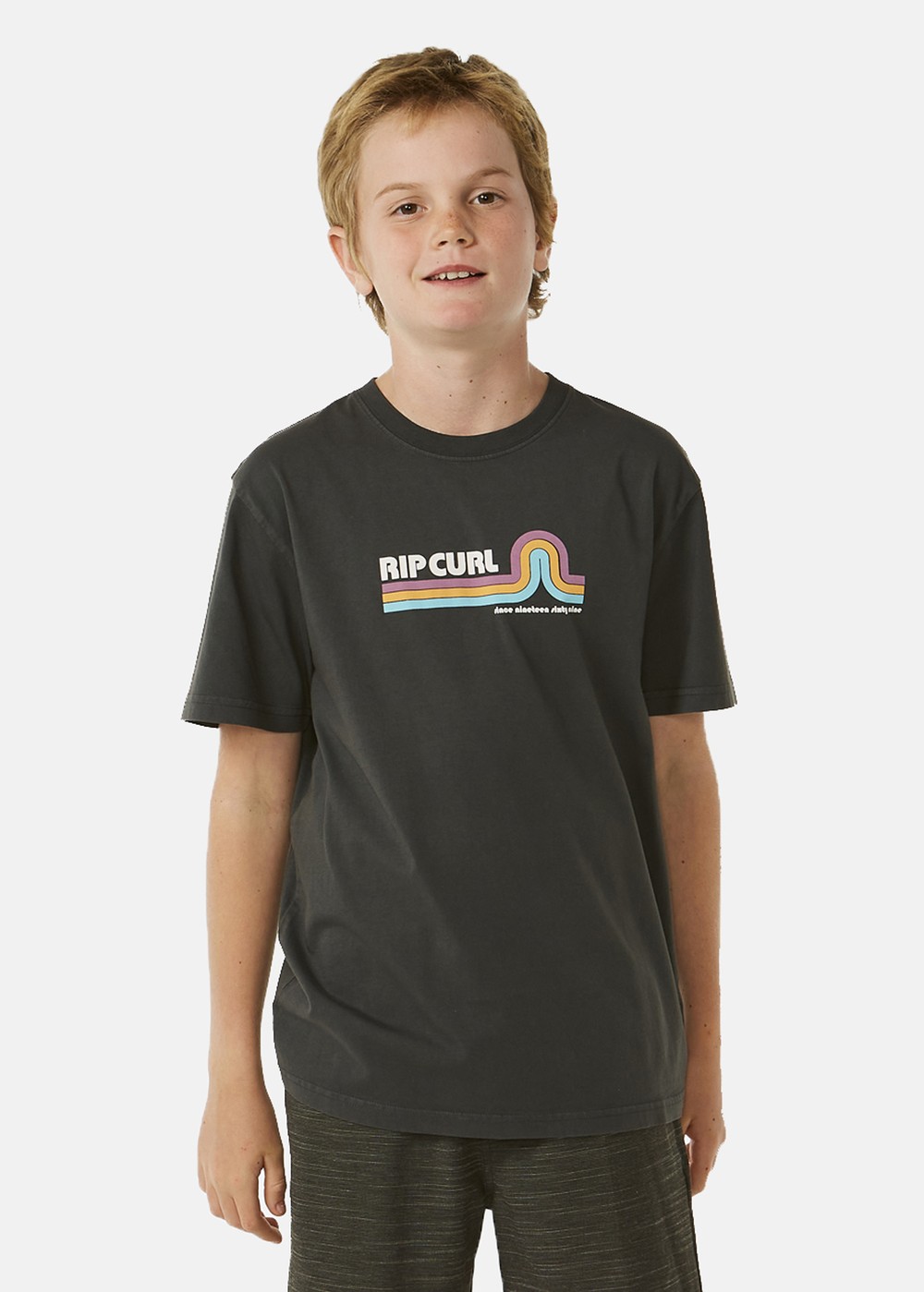 Surf Revival Mumma Tee-Boy, Washed Black, 16, T-Shirts | Junior - Kläder - T-shirts | Padelspecialisterna