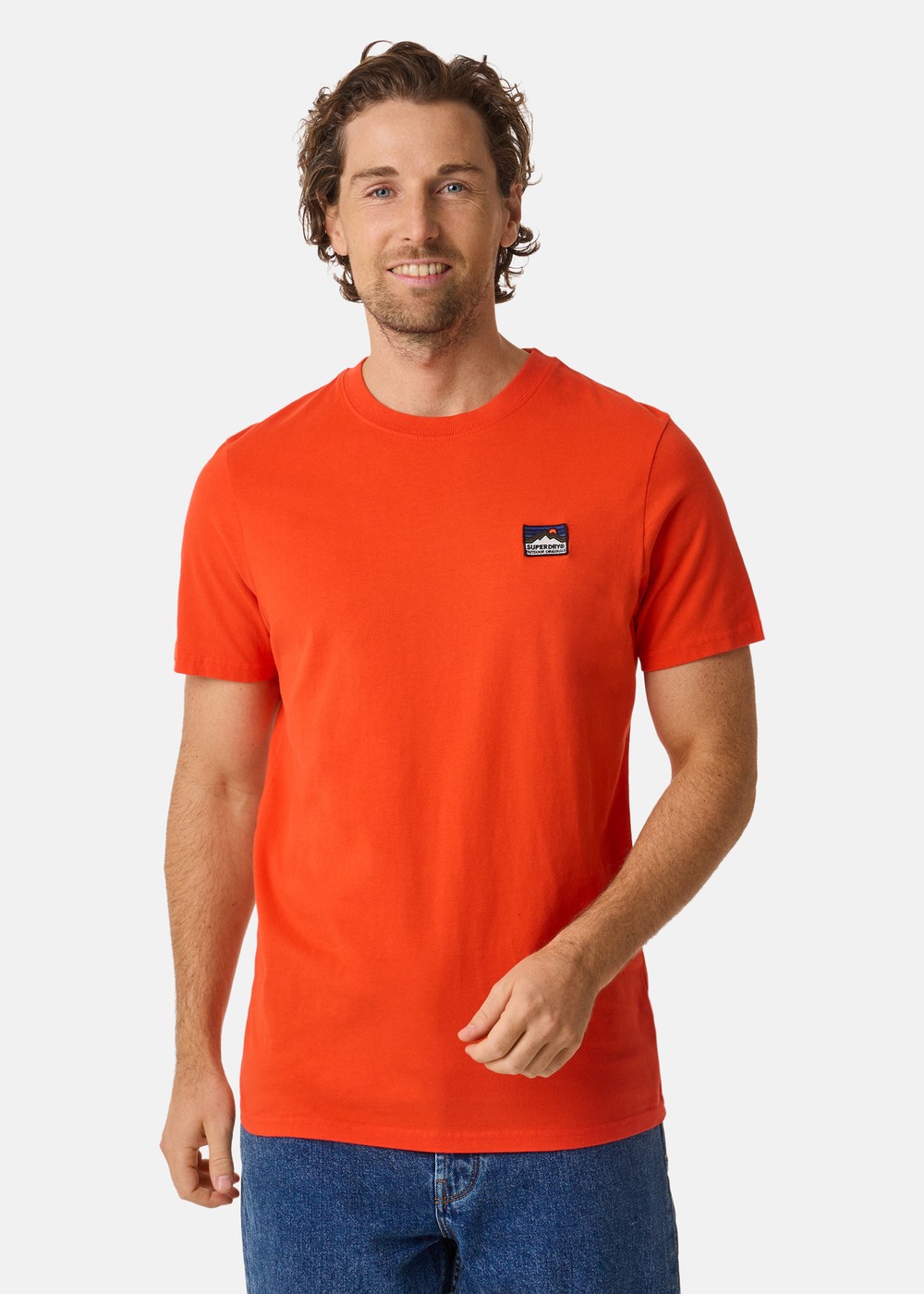 GREAT OUTDOORS EMB RELAXED TEE, Deep Red, S, T-shirts | Herr - Kläder - T-shirts | Padelspecialisterna