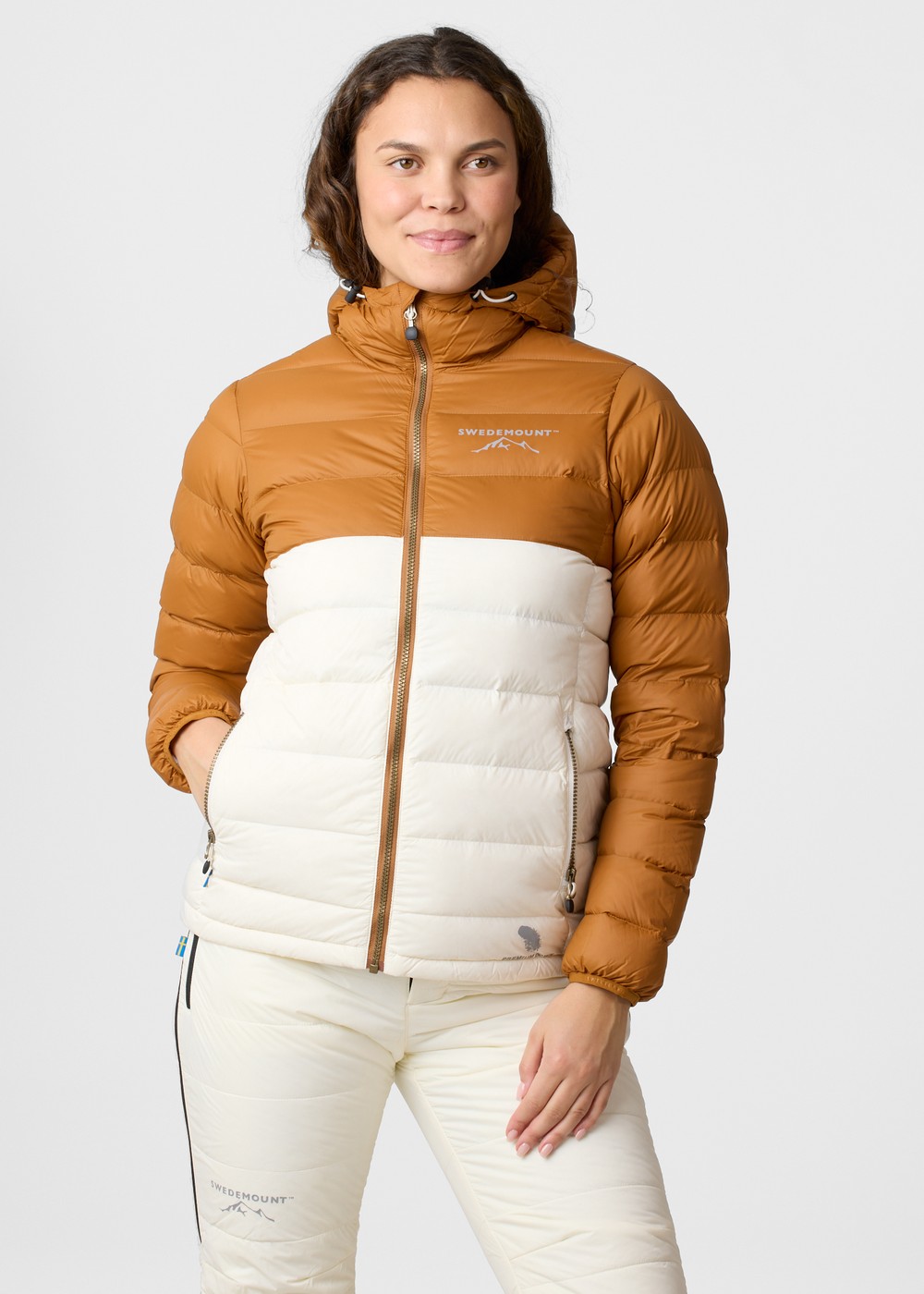 Östersund Down Jacket 2.0 W, Almond/Offwhite, 42, Vinterjackor | Dam - Kläder - Jackor - Vinterjackor | Padelspecialisterna