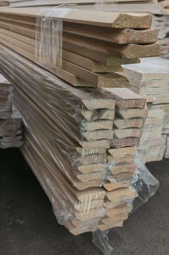 JALKALISTA 12X42X3300mm TUMMA TAMMI + LAKKA 122,1m/PKT