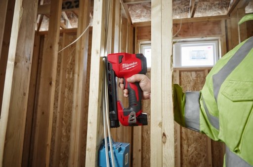 SINKILÄNAULAIN KAAPELEILLE MILWAUKEE M12 BCST-0