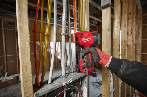 SINKILÄNAULAIN KAAPELEILLE MILWAUKEE M12 BCST-0