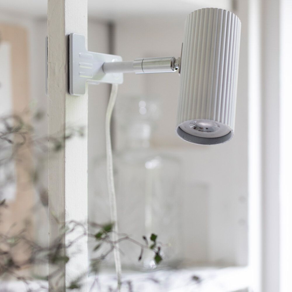 Vägglampa/Klämspot Hubble Vit