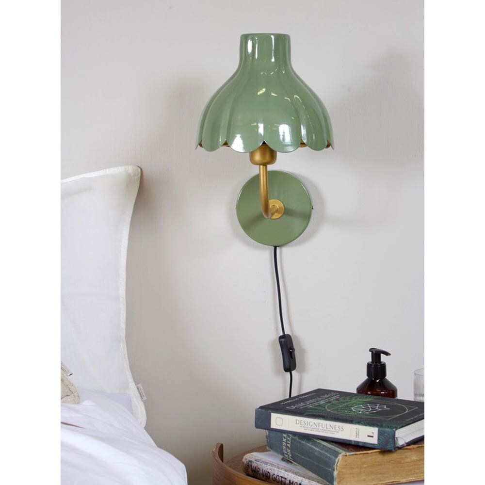 Wells vägglampa