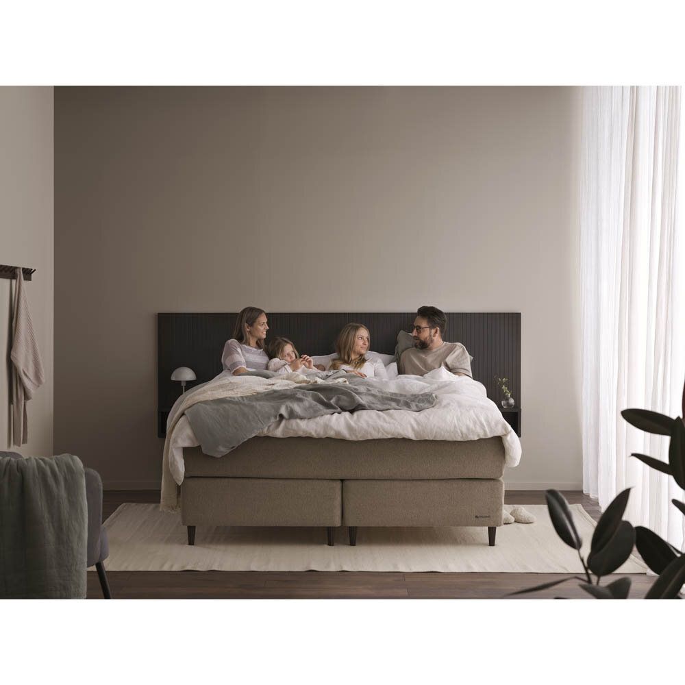 Kontinentalsäng Hilding Family Lyx 180x210 med bäddmadrass. Tyg: Bjärnum